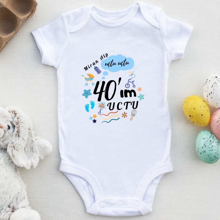 40 Günlük Oldum yazılı Erkek Bebek Zıbını 40 Günlük Oldum yazılı Erkek Bebek Zıbını