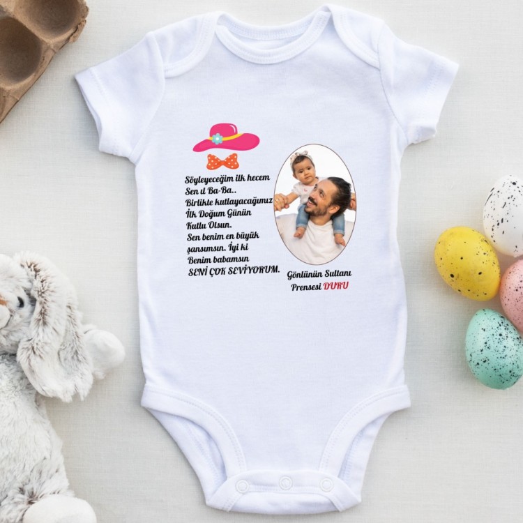 Babalar Günü Kutlu Olsun yazılı Kız Bebek Zıbını 