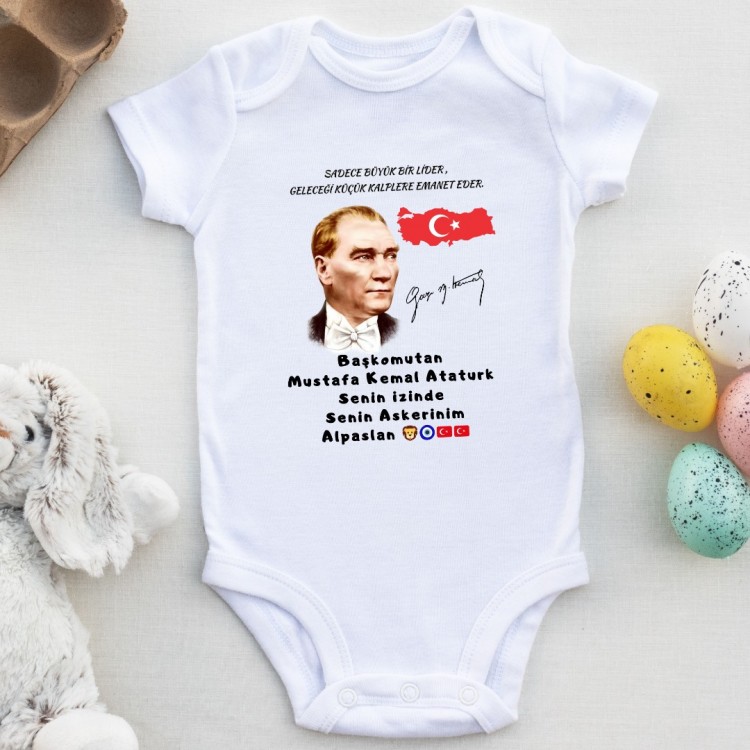 Başkomutan Mustafa Kemal Atatürk Senin Askerleriyiz Yazılı Bebek Zıbın Başkomutan Mustafa Kemal Atatürk Senin Askerleriyiz Yazılı Bebek Zıbın