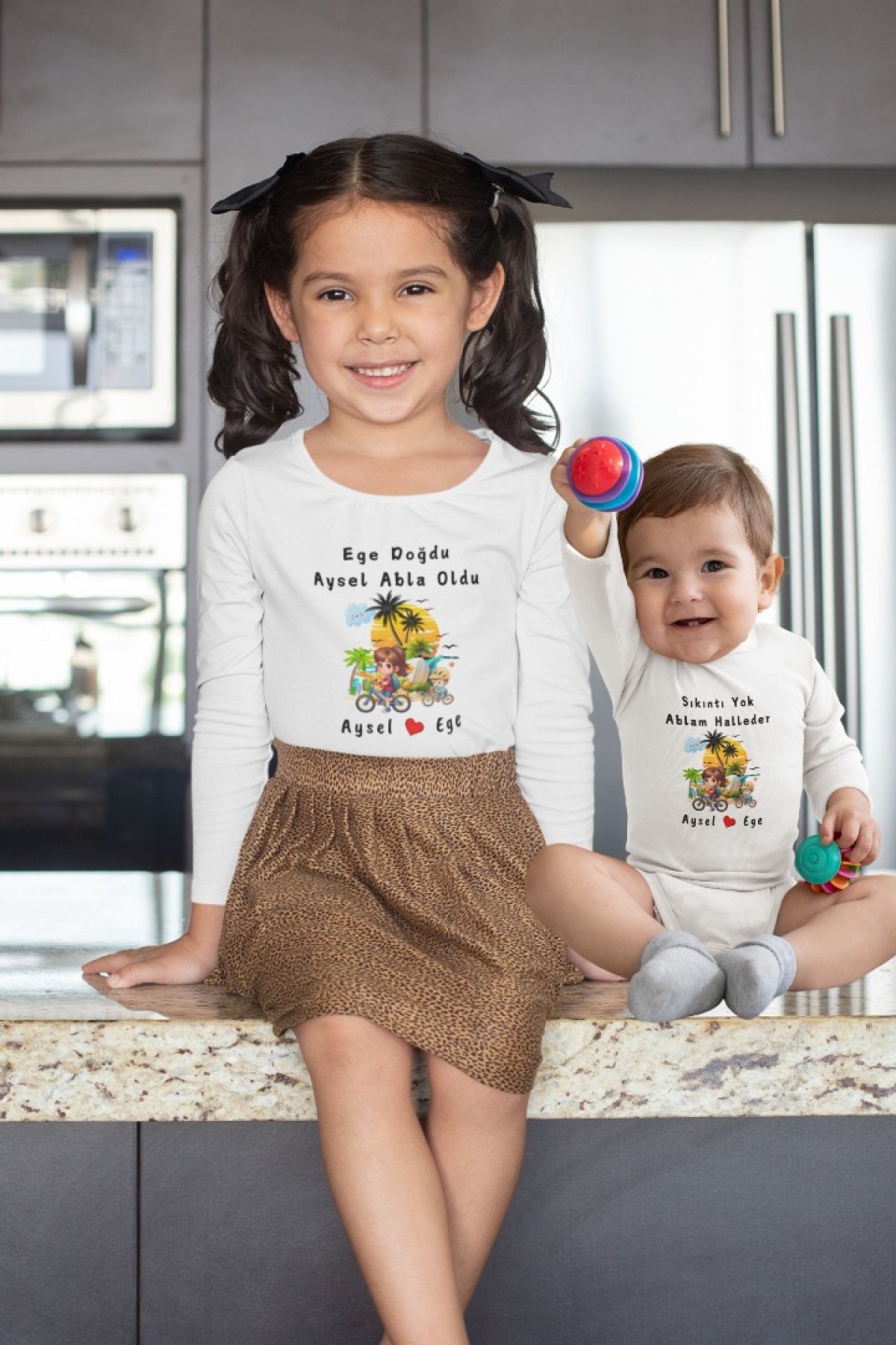 Abla Oldum Sahil temalı Yazılı Kişiye Özel Çocuk Tişörtü 2'li