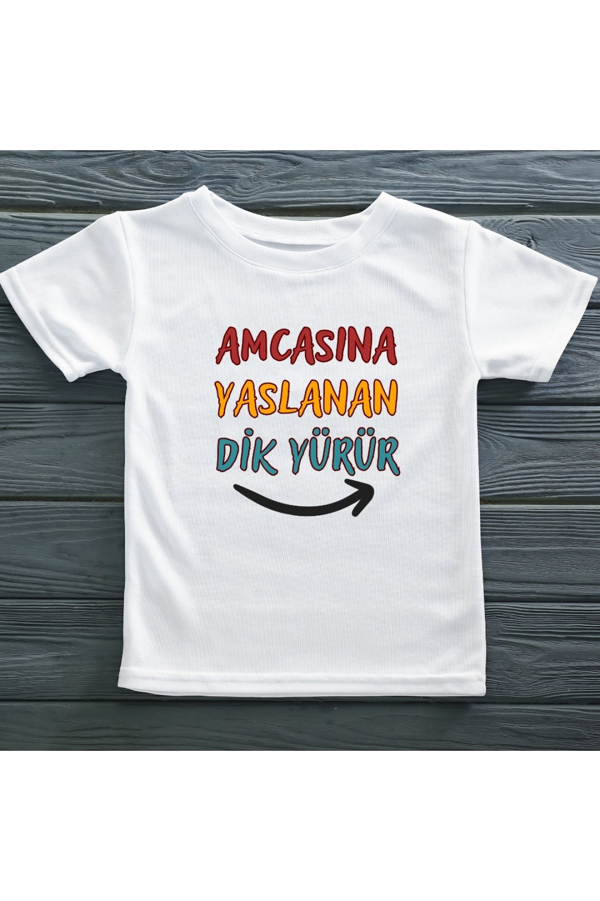 Amcasına Yaslanan Dik Yürür Yazılı Kişiye özel Çocuk Tişörtü