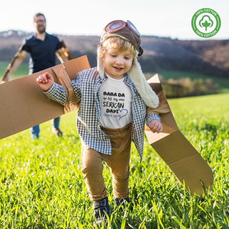 Baba da iyi Bir  Şey Ama Dayı daha Afilli Yazılı  Yazılı Erkek Çocuk Tişörtü
