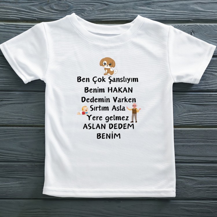 Çok Şanslıyım Dedem Varken Sırtım Asla Yere Gelmez Yazılı Çocuk Tişörtü